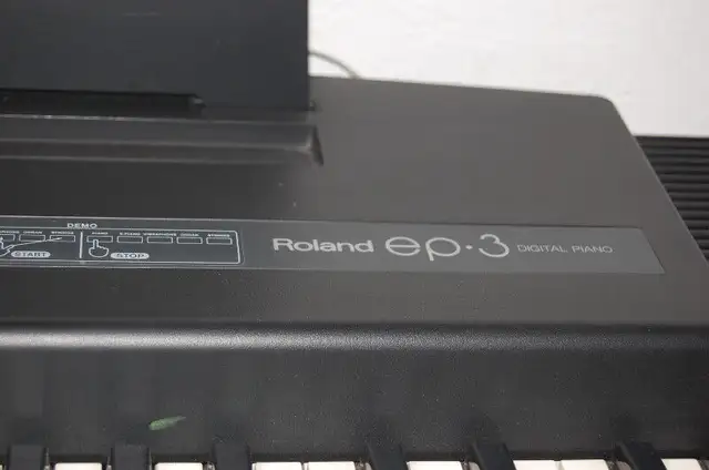 Roland EP-3 piano numerique / Digital piano in Pianos & Keyboards in Longueuil / South Shore - Image 3