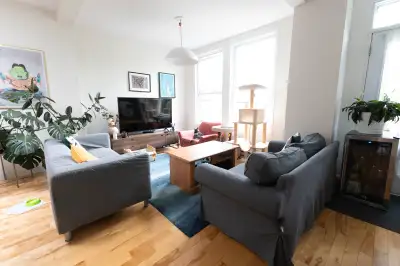 Charmant 4 ½ lumineux au dernier étage d’un triplex – NDG