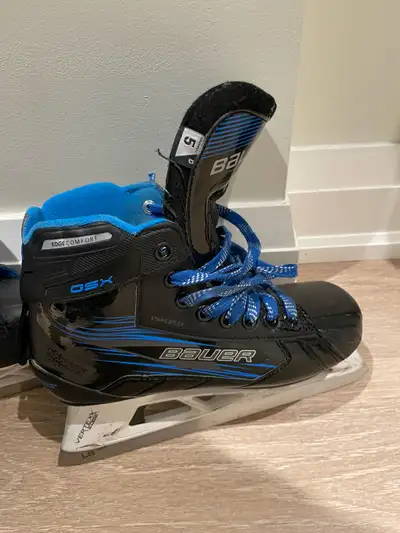 Bauer GSX Goalie  Skates - Size 5, View more