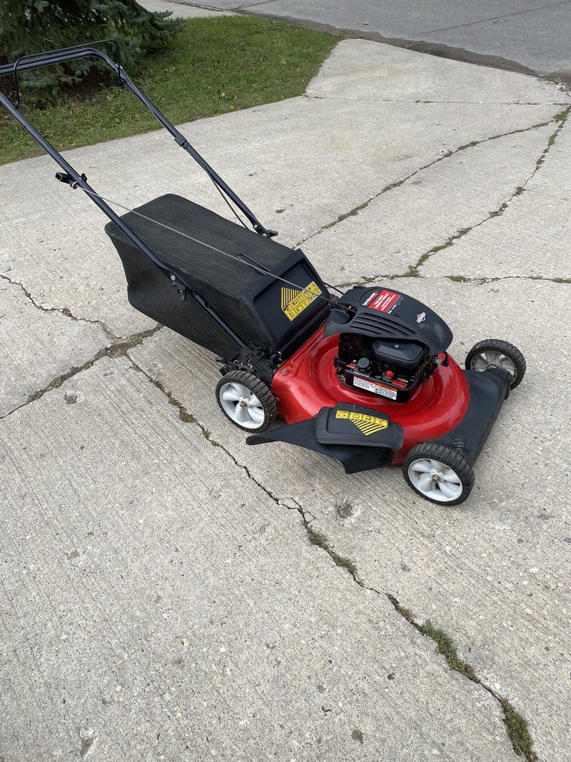 *Pending*Yard Machine MTD Lawnmower Briggs Engine Lawn Mower