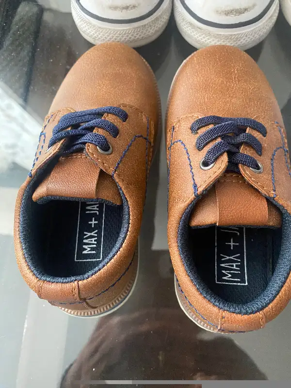 Kids shoes from 2 to 4 year old for boys (all brands ) in Multi-item in City of Montréal - Image 11