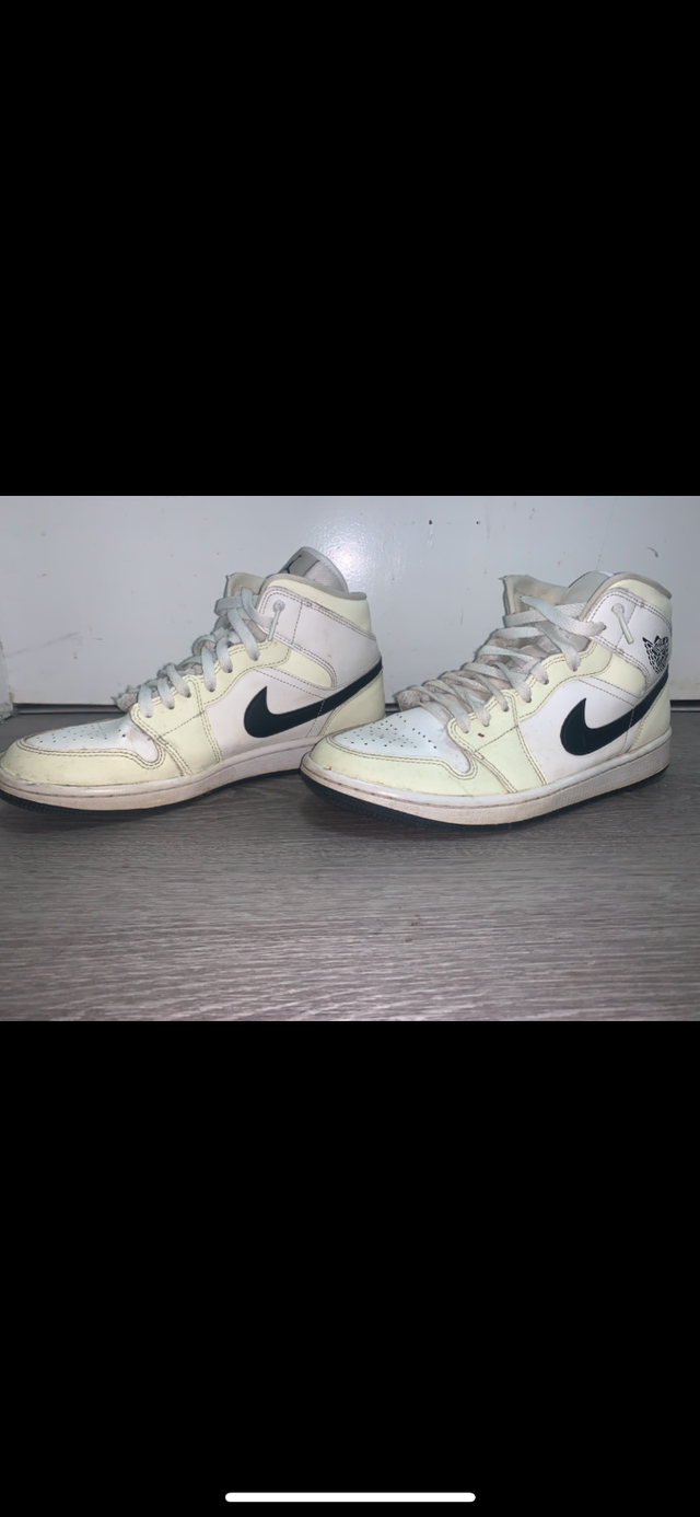 Jordan 1-Cream Colourway in Men's Shoes in Oakville / Halton Region - Image 3