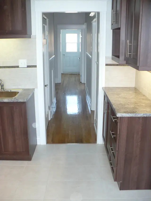 Large Top Floor 2-BR - Grand 2-Chambre au Dernière Étage63417674316929121