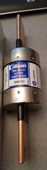 FUSIBLE 250 AMPERE 240 VOLT TIME DELAY NEUF NEW CDNC250