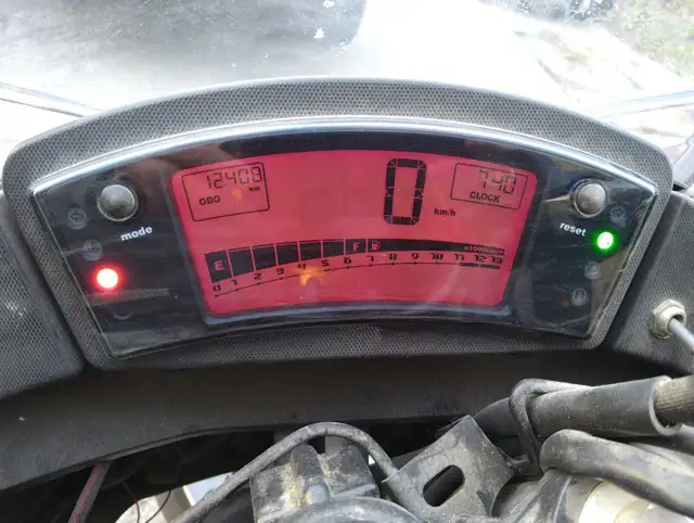 2011 Kawasaki Ninja 400  in Sport Bikes in Barrie - Image 6