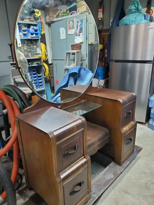ANTIQUE VANITY   " REDUCED "63793631637121120