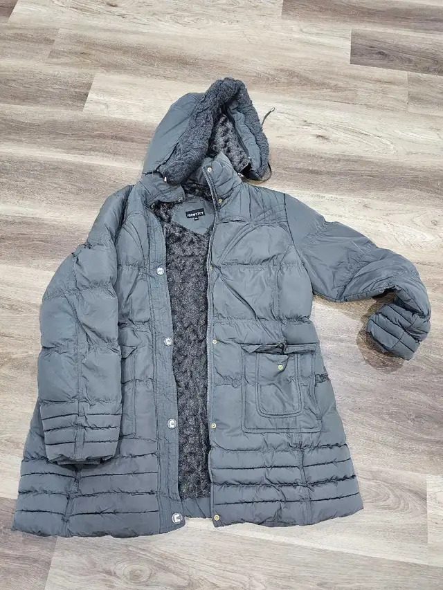 XXL Women's Winter Jacket in Women's - Tops & Outerwear in Kitchener / Waterloo - Image 2