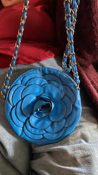 Sac à main à bandoulière fleur bleu