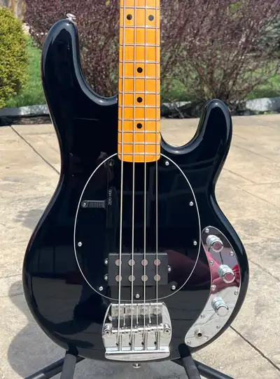 Ernie Ball Music Man Retro ‘70s StingRay Bass - Mint, View more