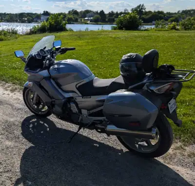 Great bike that I love, just don't have time to appreciate. Rare semi-automatic transmission - no cl...