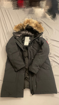 Brand new Canada goose Ellesmere Parkawomen size M 