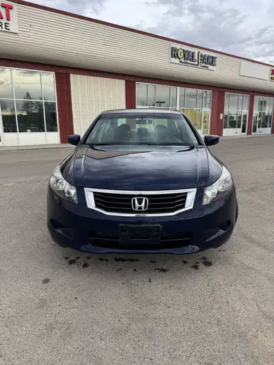 Selling a reliable 2008 Honda Accord V6 with a smooth automatic transmission and a powerful engine!...
