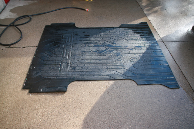 HEAVY DUTY 6-FT 5-INCH (OEM) RUBBER TRUCK BED MAT F150 in Other Parts & Accessories in Hamilton - Image 2