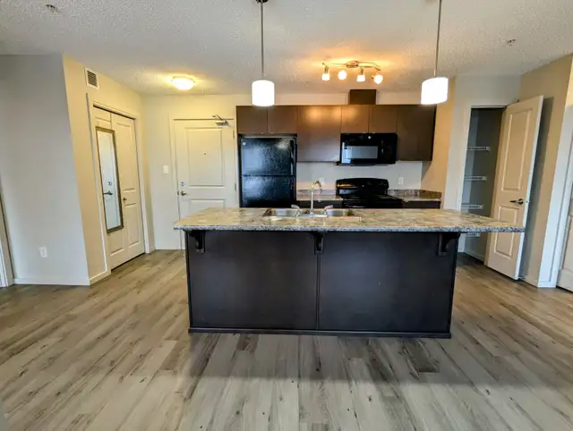 FOR SALE BY OWNER – Updated 2-Bedroom Condo in Elements at Winde