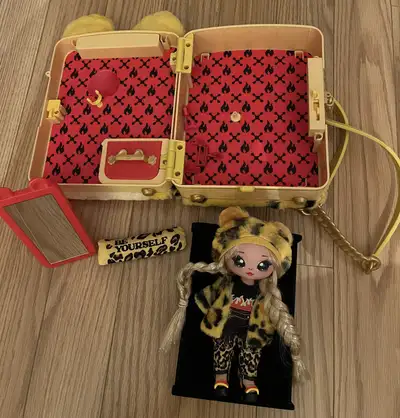 Na Na Na dolls with backpack, View more