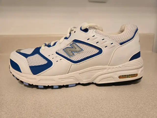 New Balance running shoes (size 8 extra wide) in Women's - Shoes in Ottawa - Image 3