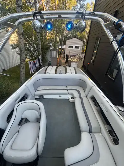 Selling this 22ft supreme wake boat, we are the second owners. We have had the boat since 2012. Boat...
