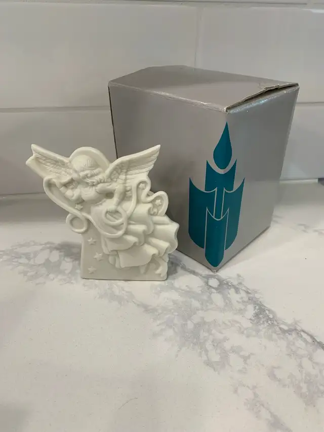 Party Lite - Nativity candle holder - Angel - $20.00