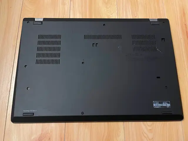 Lenovo ThinkPad P15s Gen1 i7 in Laptops in Markham / York Region - Image 3