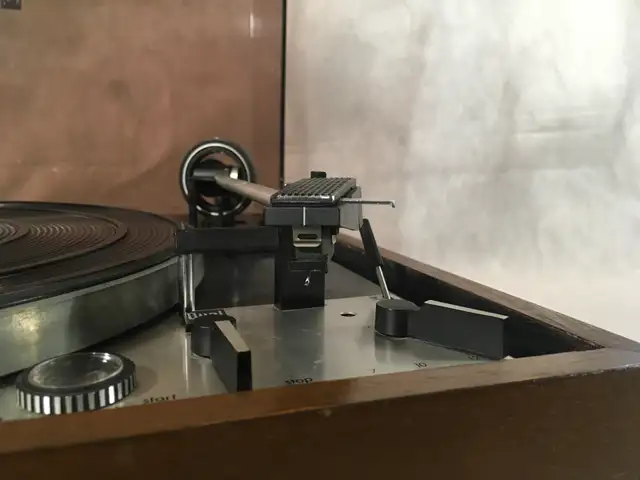 Dual 1229 Turntable  in Stereo Systems & Home Theatre in Thunder Bay - Image 4