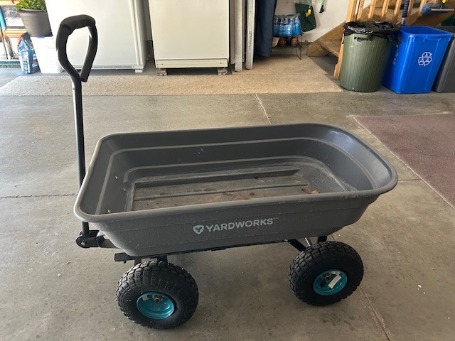 Yard works Garden Cart in Outdoor Tools & Storage in Belleville