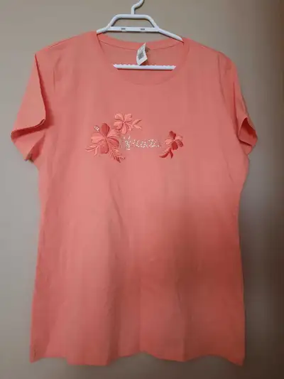 New Hawaii women's top, View more