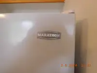 Réfrigérateur de marque Marathon.