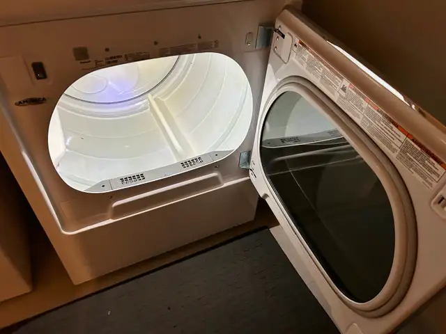 Whirlpool Washer & Dryer in Washers & Dryers in City of Toronto - Image 5
