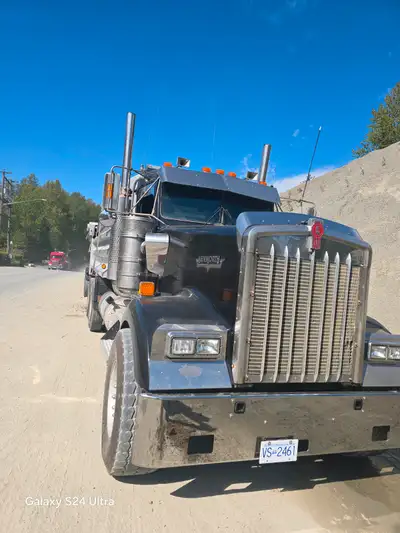 Kenworth W900L 1999 dump truck with nahani box high lift talegate. Cat 3406E motor 18spd transmissio...