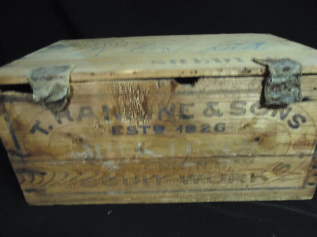 St.John New Brunswick Wooden Shipping Box in Arts & Collectibles in Moncton