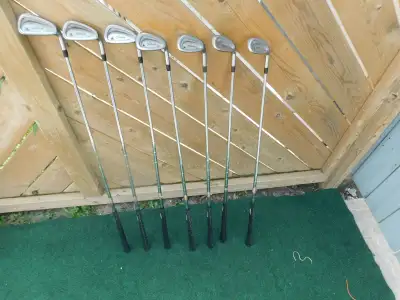 Right Hand TITLEIST  irons set, View more