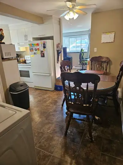 À Gatineau, secteur Lorrain Saint-René Appartement 2 chambres prêt de tous les services, 2ème et der...