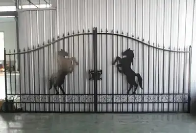 20FT Ornamental Iron Gate – Horse, View more
