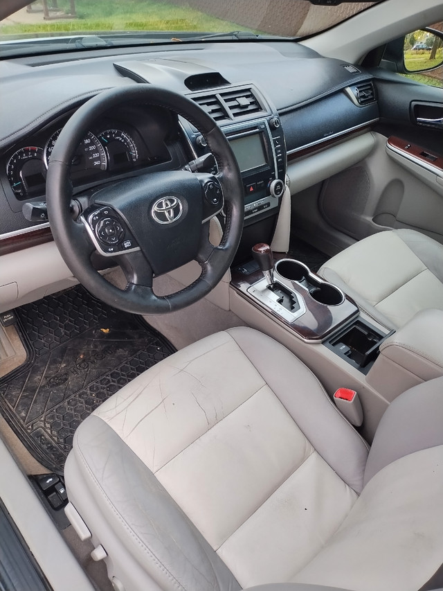 Toyota Camry xle 2013 à vendre dans Autos et camions  à Laval/Rive Nord - Image 4