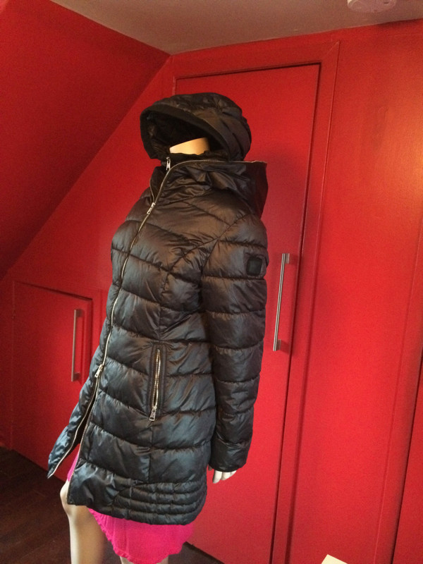 manteau d'hiver OOKPIK noir dans Femmes - Hauts et vêtements d'extérieur  à Longueuil/Rive Sud - Image 4