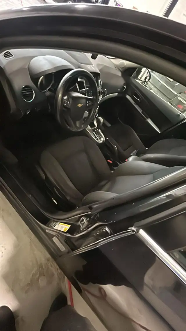 Chevy cruze for sale in Cars & Trucks in Mississauga / Peel Region - Image 7