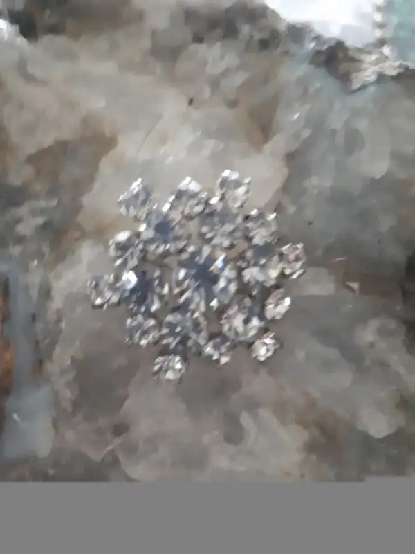 1970s  Sparkly Snowflake RHINESTONE BROOCH in Jewellery & Watches in Ottawa - Image 5