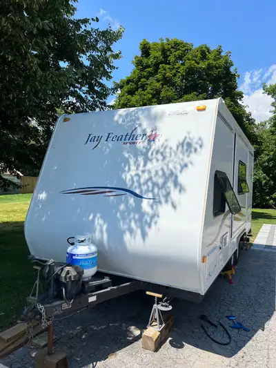 Selling our clean and highly sought-after 2008 Jayco Jay Feather Sport 199 travel trailer. This spec...