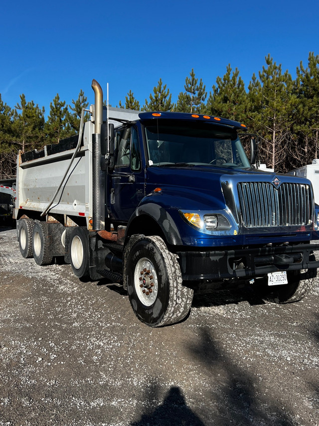 2007 International 7600 dump truck-Safety included   in Heavy Trucks in Belleville - Image 2