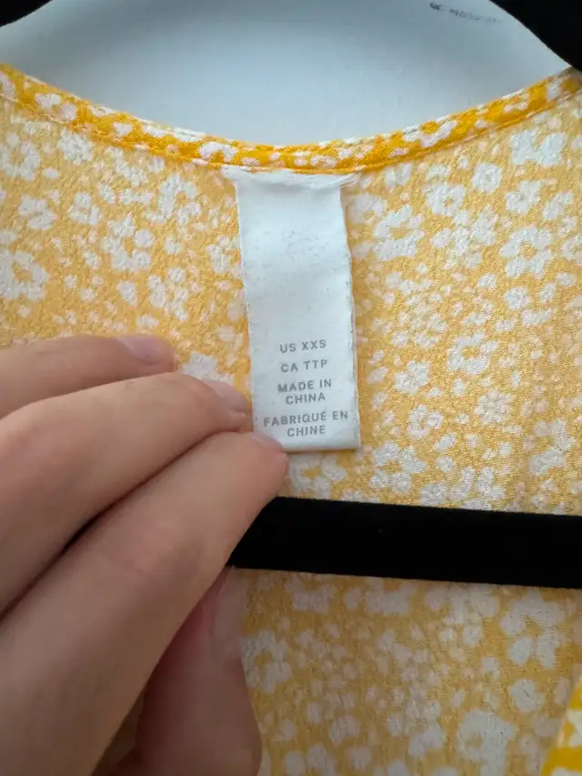 Yellow floral dress size XXS - MOVING SALE in Women's - Dresses & Skirts in City of Toronto - Image 4