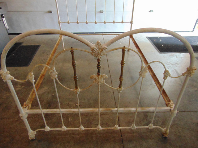 antique wrought iron bed in Beds & Mattresses in Regina - Image 2