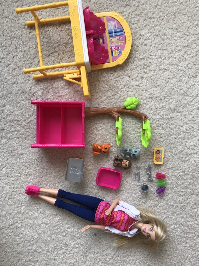 Barbie dolls sets excellent condition in Toys & Games in Mississauga / Peel Region - Image 4