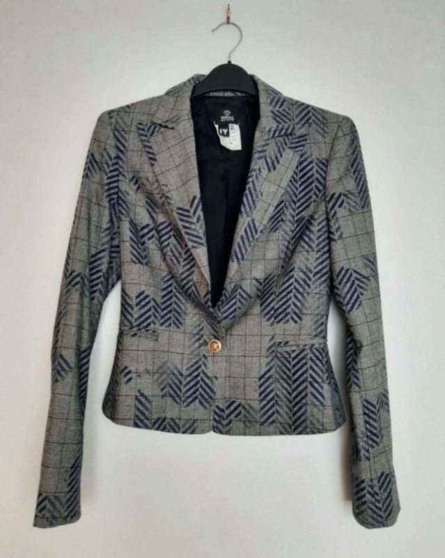 Vintage Versace Blazer in Women's - Tops & Outerwear in City of Toronto