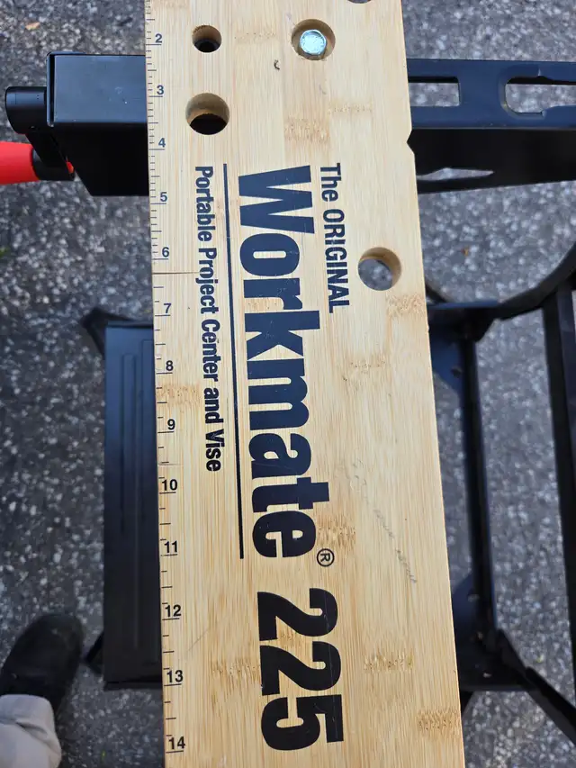 BLACK DECKER Portable Work Bench and Vise in Tool Storage & Benches in City of Toronto - Image 5