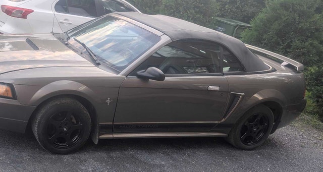 Ford Mustang 2002 décapotable