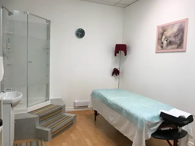Nice Massage in Sainte-Rose, Laval63005662041345123