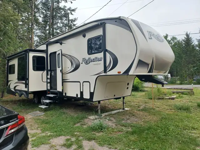 RV 5th Wheel in RVs & Motorhomes in 100 Mile House - Image 3