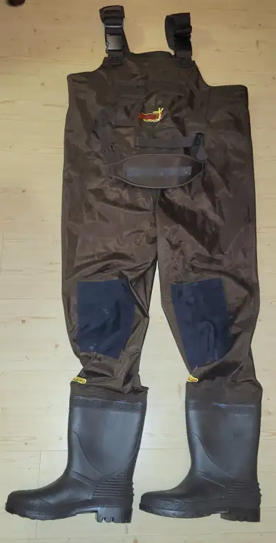 Bushline outdoors waders size 9, View more
