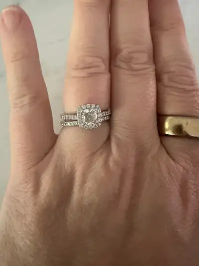 19kt gold diamond engagement and wedding ring set, View more