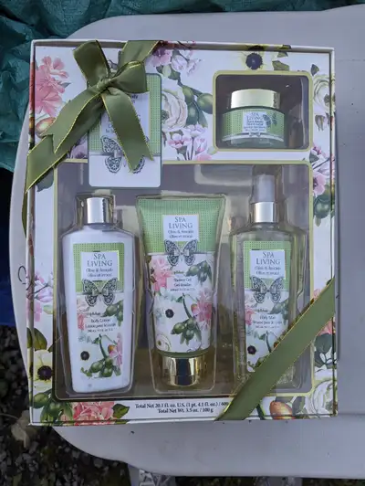 NEW BODY CARE SET   AVACODO, View more